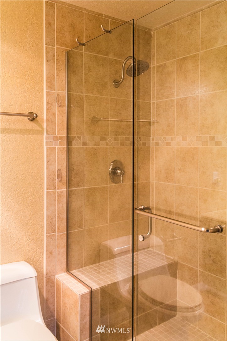 13626 Northeast 7th Street, Unit F10 Bellevue, WA 98005 - Photo 14 of 17