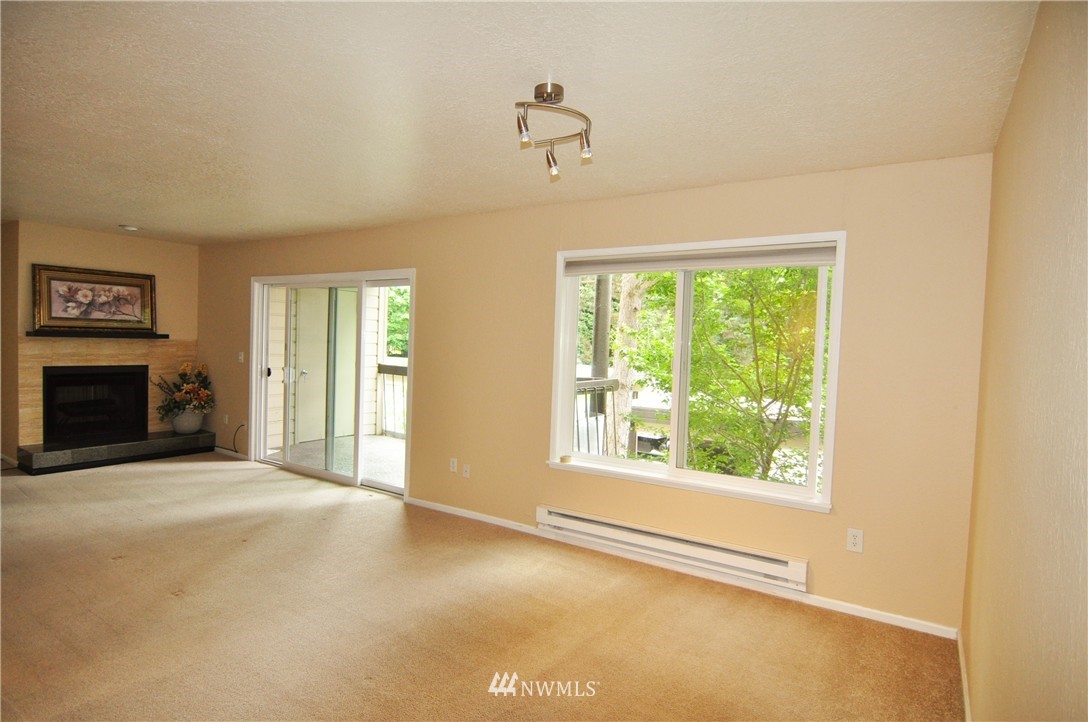 13626 Northeast 7th Street, Unit F10 Bellevue, WA 98005 - Photo 3 of 17