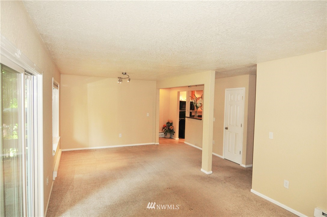13626 Northeast 7th Street, Unit F10 Bellevue, WA 98005 - Photo 4 of 17