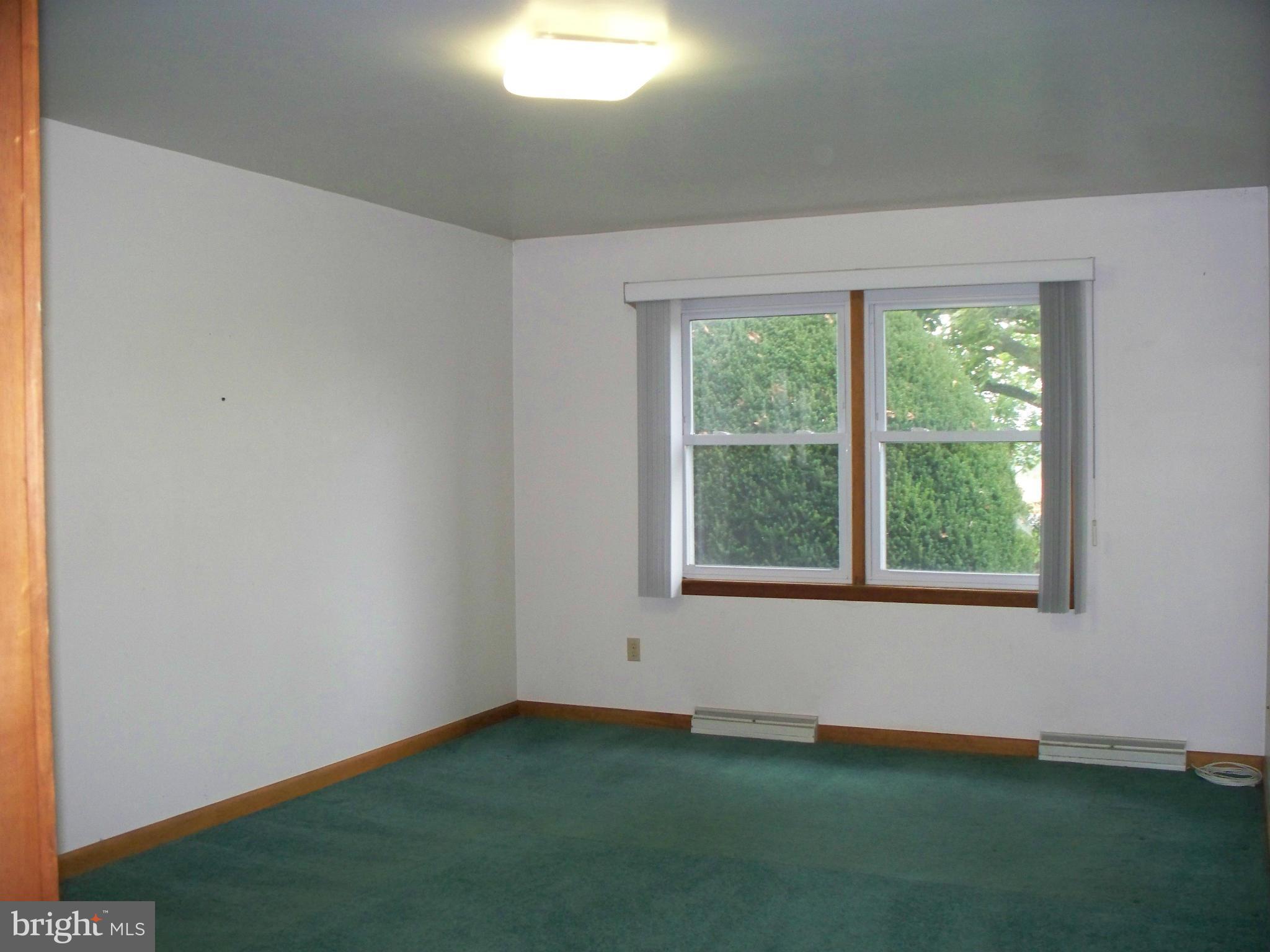 2817 Hampstead Road Hampstead, MD 21074 - Photo 16 of 30 Family Room