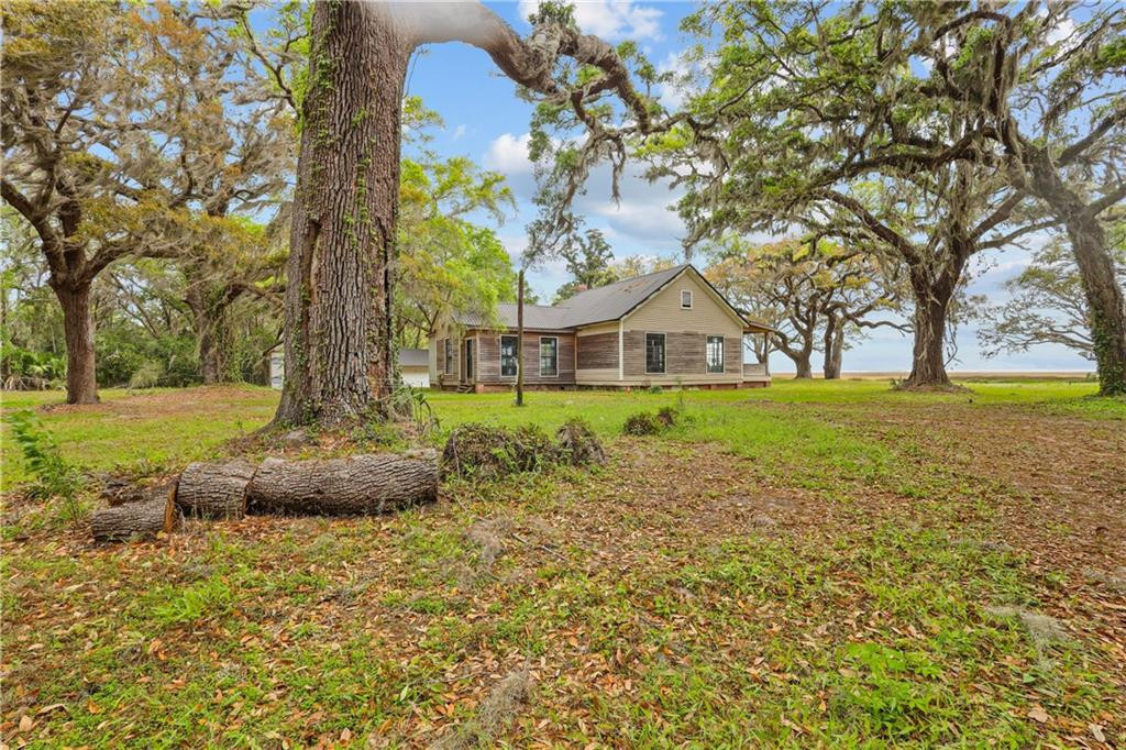 55 Cedar Point Road Brunswick, GA 31525 - Photo 14 of 47