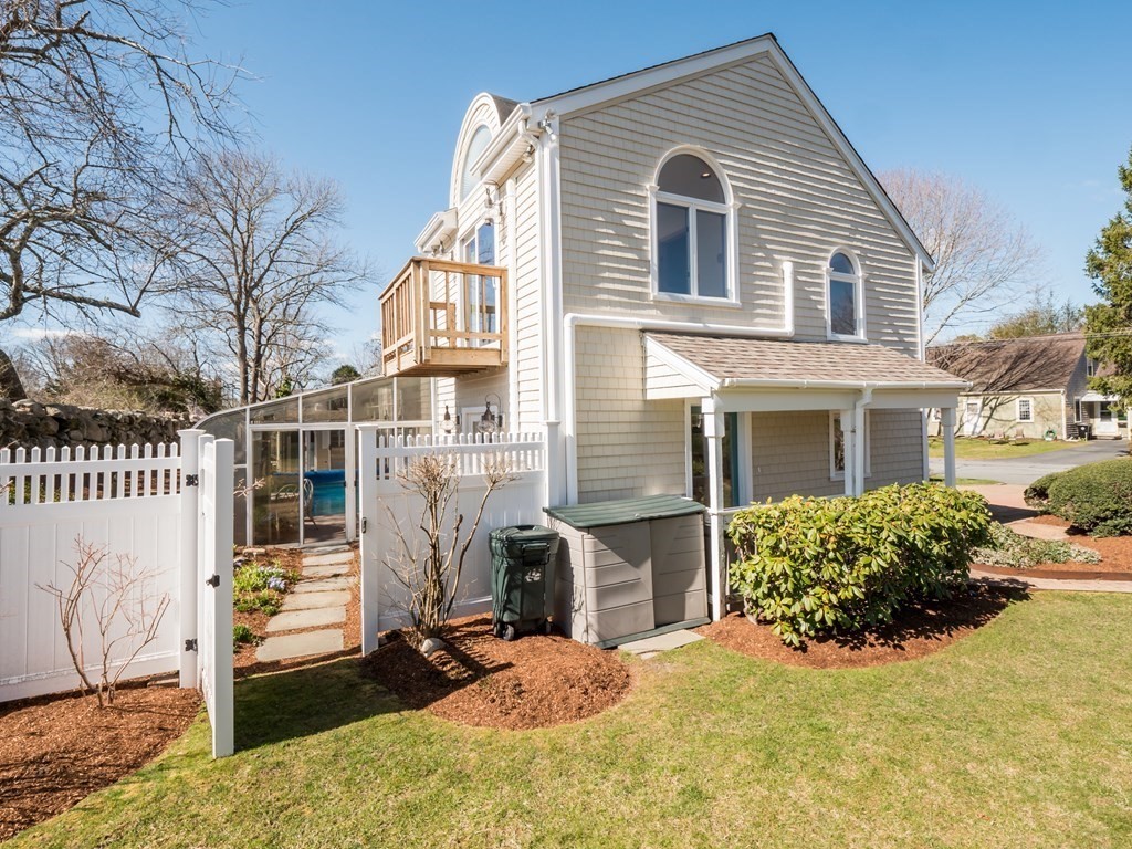 8 Roberta Drive Dartmouth, MA 02748 - Photo 12 of 42