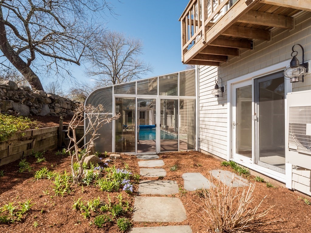 8 Roberta Drive Dartmouth, MA 02748 - Photo 13 of 42