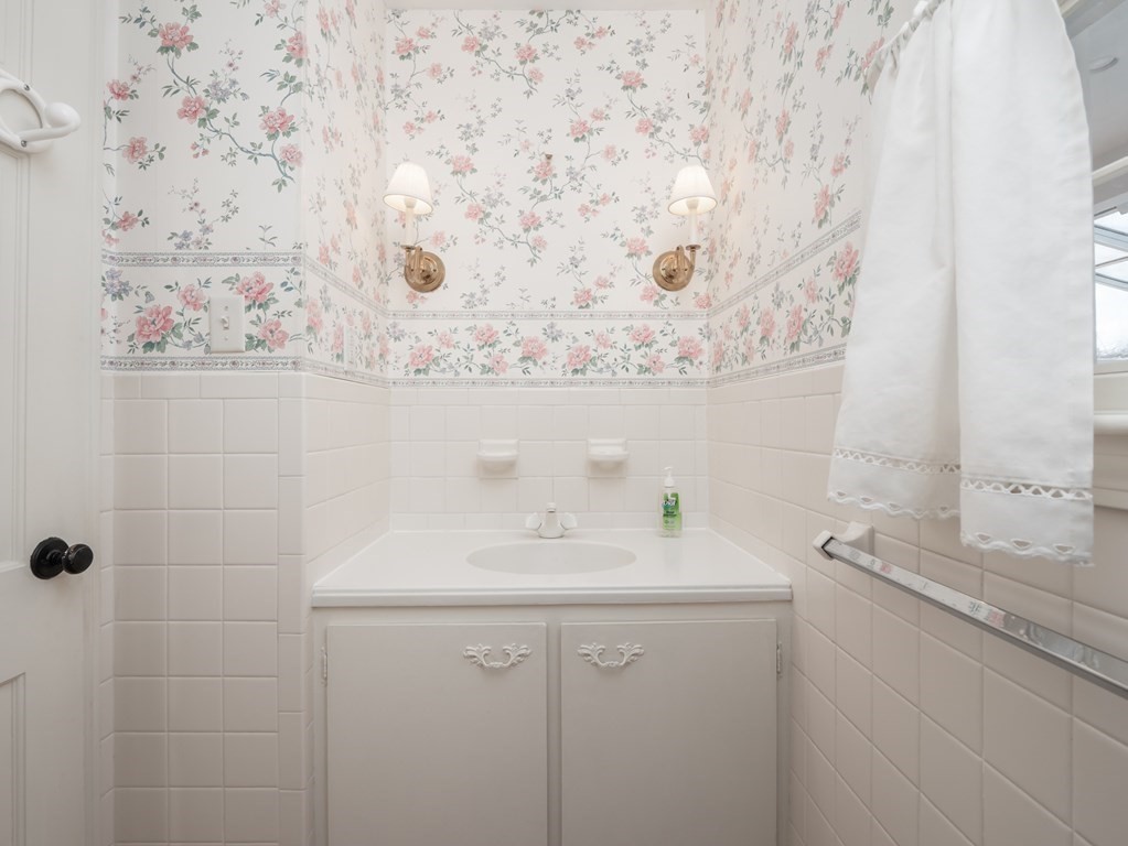 8 Roberta Drive Dartmouth, MA 02748 - Photo 29 of 42