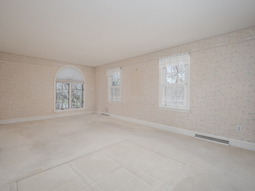 8 Roberta Drive Dartmouth, MA 02748 - Photo 32 of 42