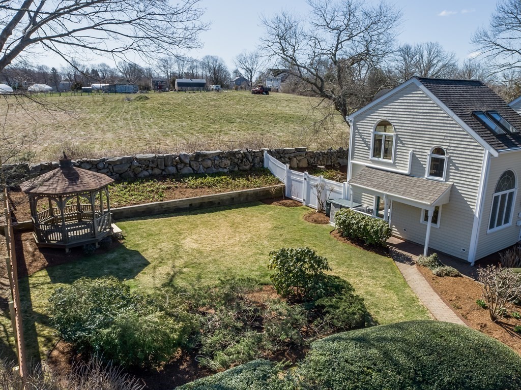 8 Roberta Drive Dartmouth, MA 02748 - Photo 4 of 42