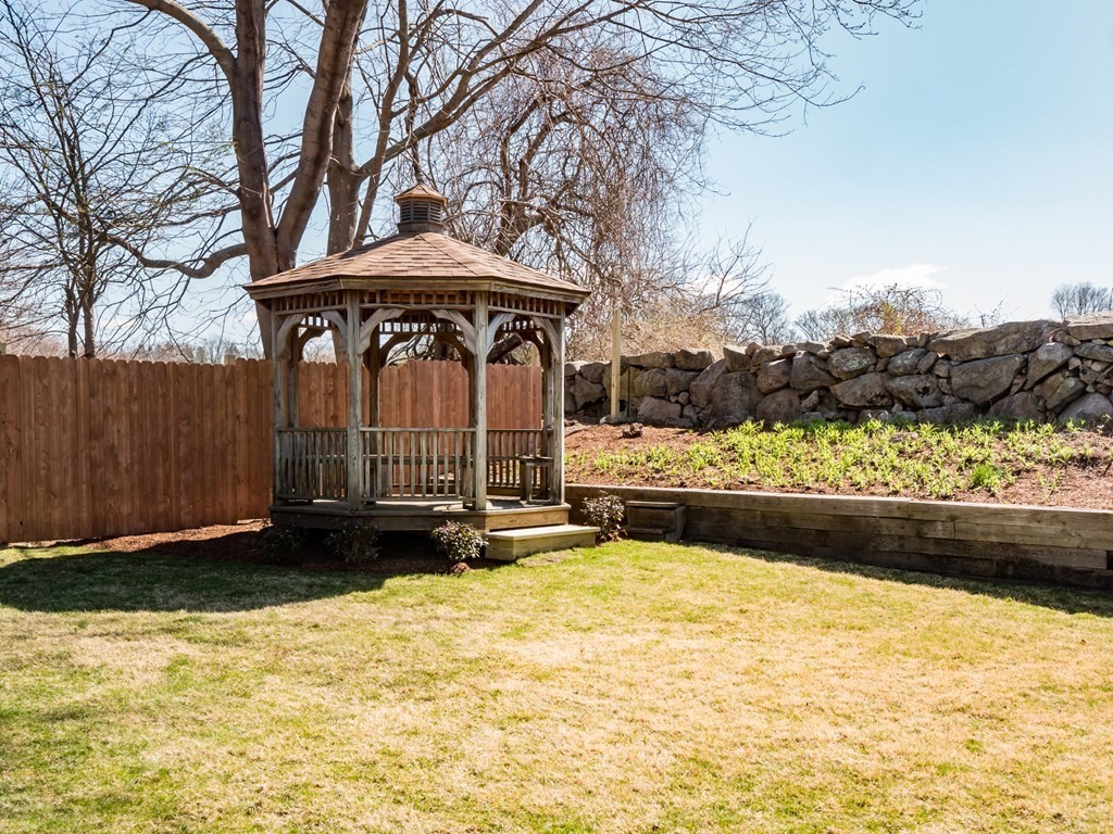 8 Roberta Drive Dartmouth, MA 02748 - Photo 10 of 42