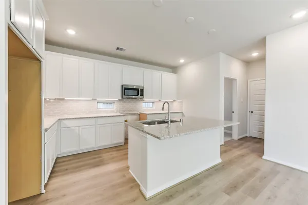 $373,990 | 4616 Mesquite Trail Blush, Pinehurst, TX 77362