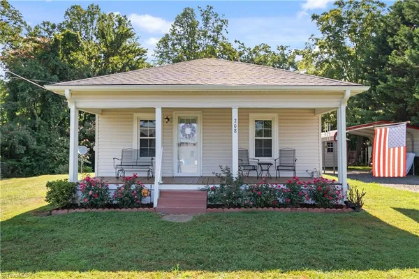 $170,000 | 208 Carson Road, Pilot Mountain, NC 27041