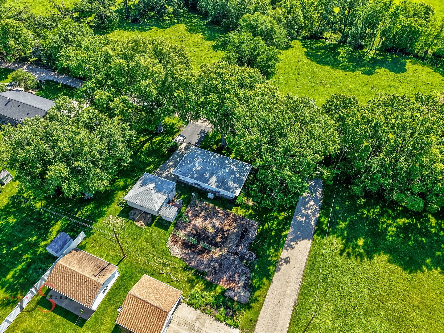 609 9th Avenue Ottawa, IL 61350 - Photo 28 of 28 a view of yard with green space