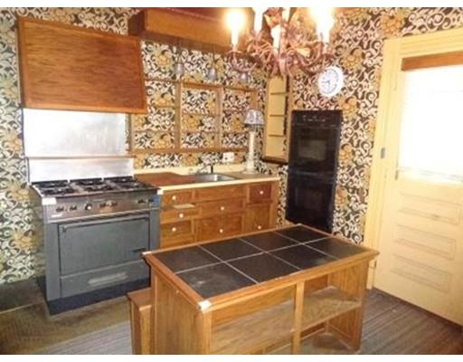 279 Pine Street Springfield, MA 01105 - Photo 3 of 13 Gallery Image 3