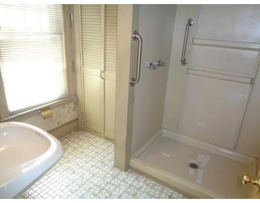 279 Pine Street Springfield, MA 01105 - Photo 4 of 13 Gallery Image 4