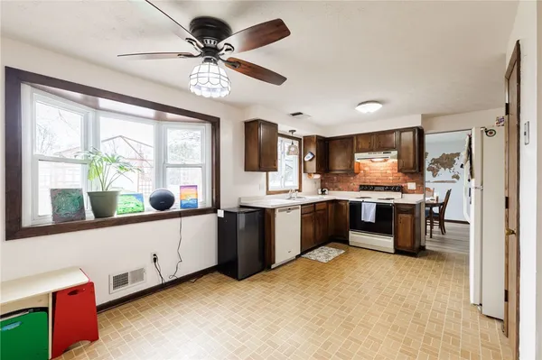 $249,900 | 311 Squire Dale Lane, Greece, NY 14612