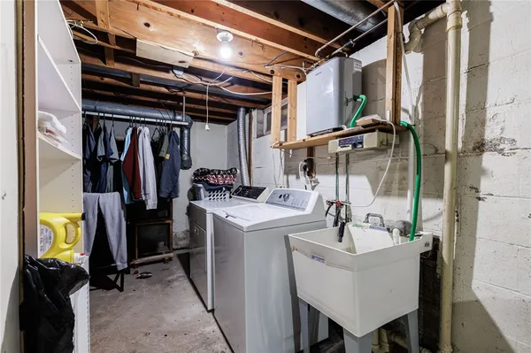 $249,900 | 311 Squire Dale Lane, Greece, NY 14612