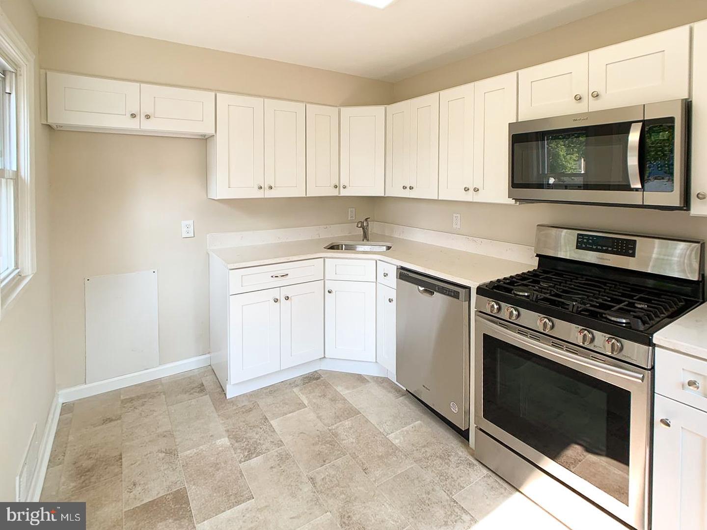 446 South Forklanding Road Maple Shade, NJ 08052 - Photo 14 of 23