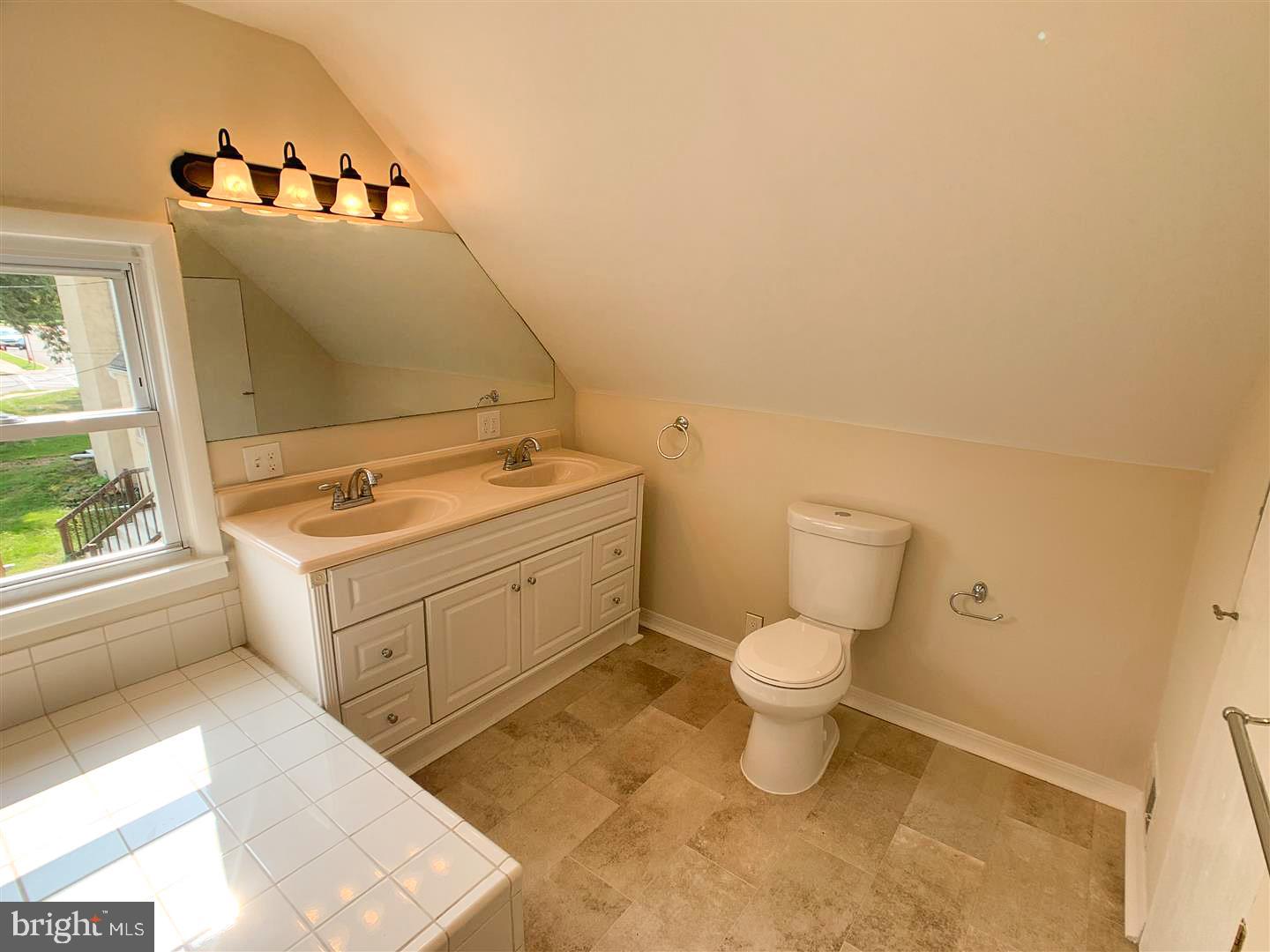 446 South Forklanding Road Maple Shade, NJ 08052 - Photo 20 of 23