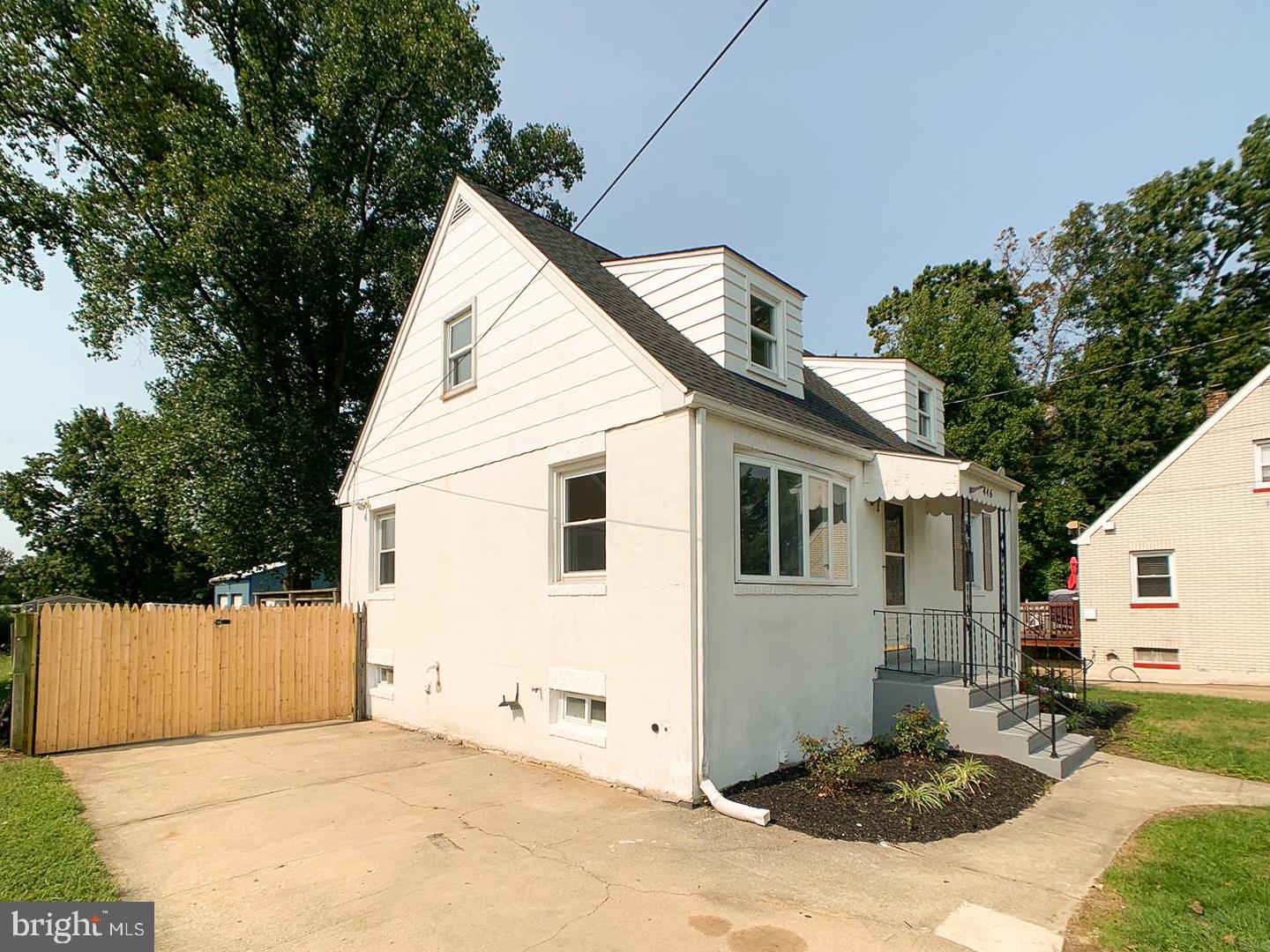 446 South Forklanding Road Maple Shade, NJ 08052 - Photo 3 of 23