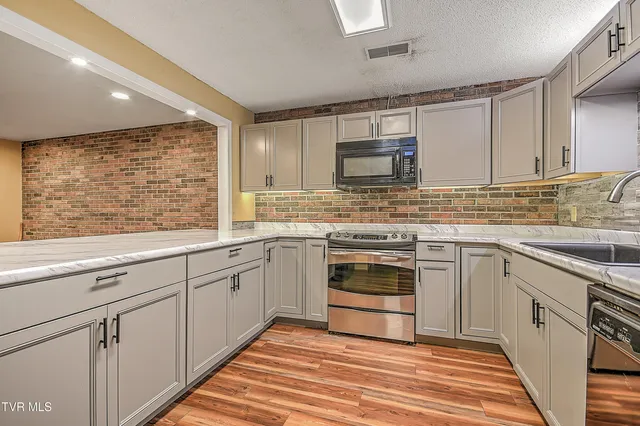 $159,000 | 500 Fleetwood Drive, Unit 7, Kingsport, TN 37660