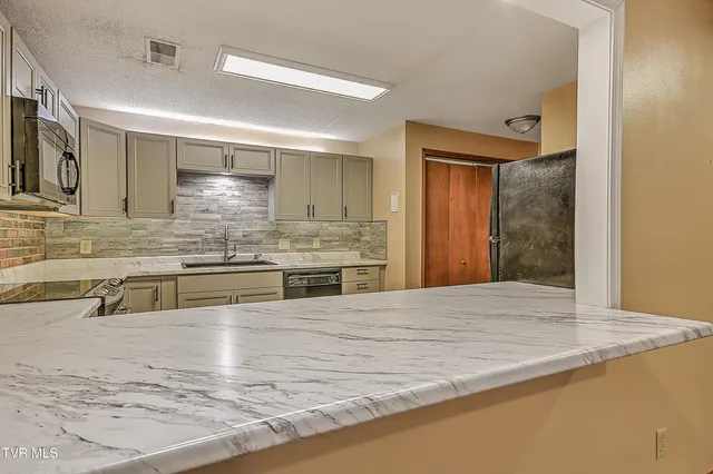 $159,000 | 500 Fleetwood Drive, Unit 7, Kingsport, TN 37660