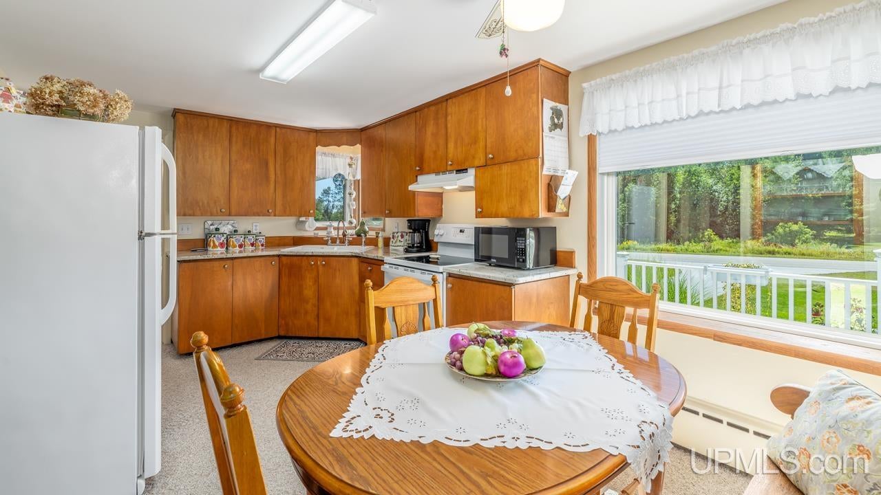 N1514 County Road Niagara, WI 54151 - Photo 5 of 29 Gallery Image 5