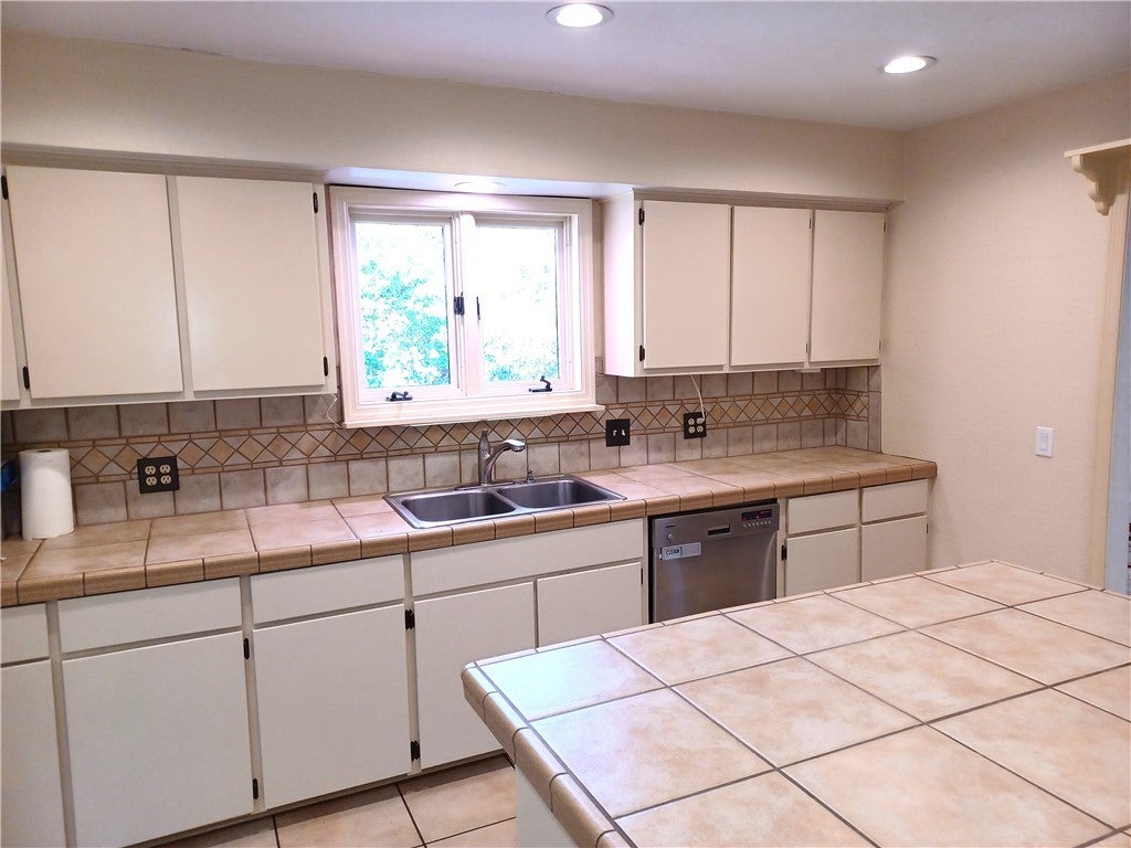 2738 Bent Creek Road Auburn, AL 36830 - Photo 17 of 48 Gallery Image 17