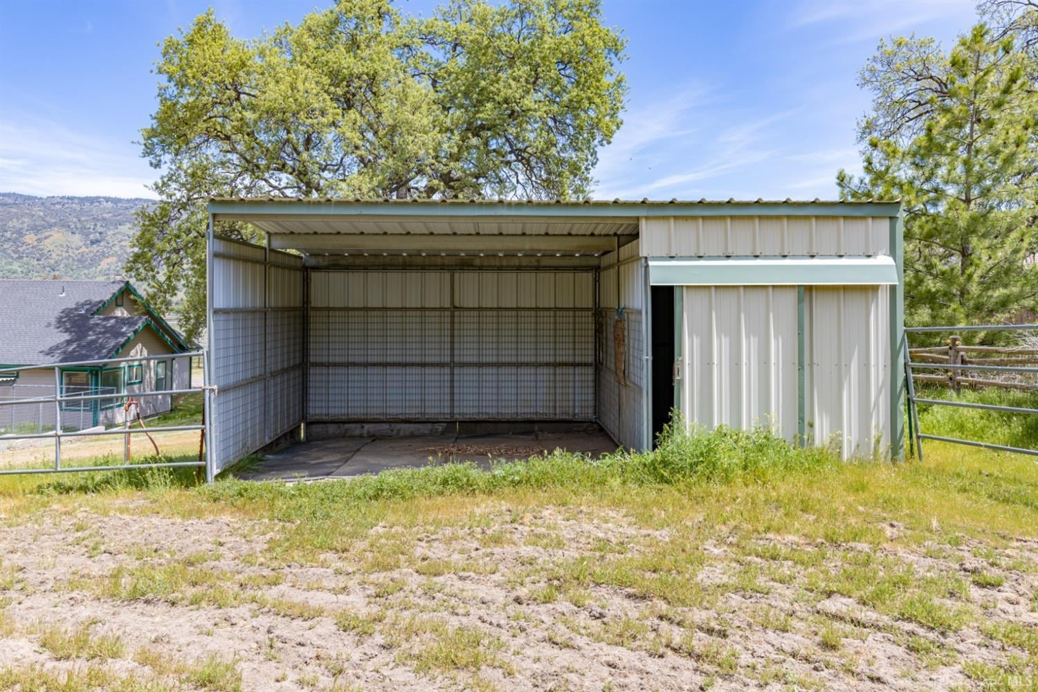 27700 Cumberland Road Tehachapi, CA 93561 - Photo 10 of 62 Gallery Image 10