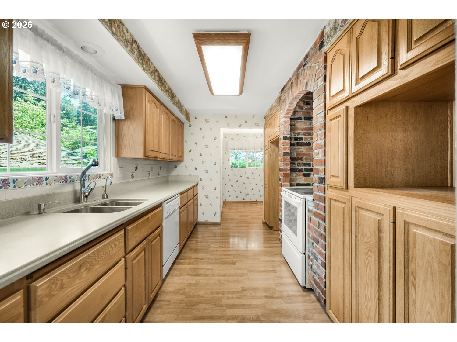 2225 West 28th Avenue Eugene, OR 97405 - Photo 9 of 34
