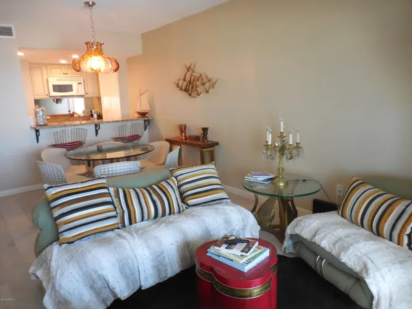 $3,500 | 829 1st Street South, Unit 3E, Jacksonville Beach, FL 32250