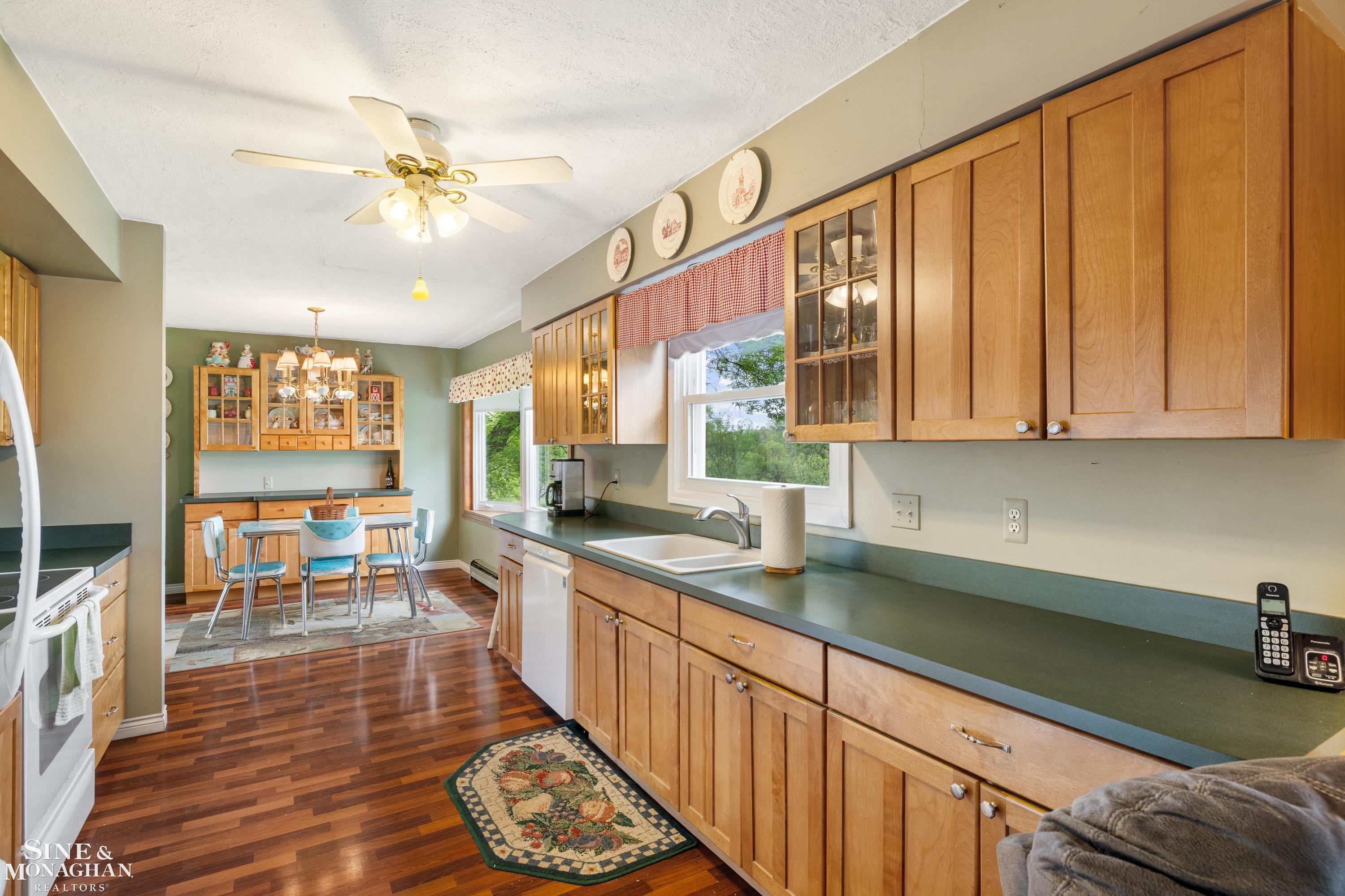 8295 Farley Road Pinckney, MI 48169 - Photo 23 of 85
