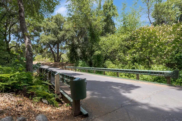 a view of a tennis court