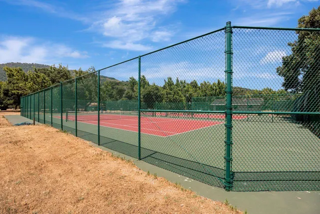 a view of a tennis court