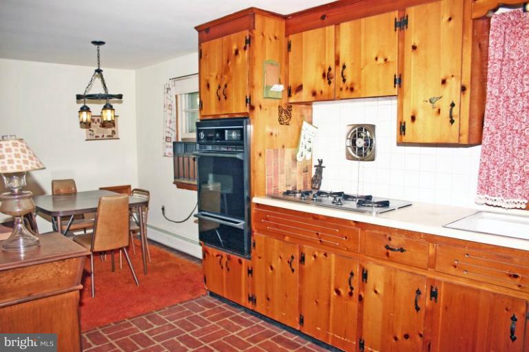 2244 Cape Horn Road Hampstead, MD 21074 - Photo 1 of 13 Kitchen