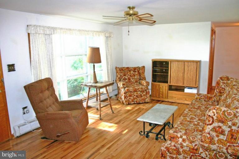 2244 Cape Horn Road Hampstead, MD 21074 - Photo 12 of 13 Living Room