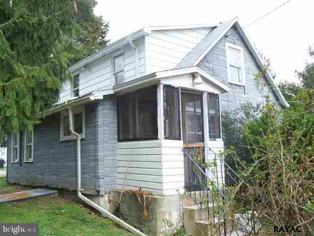 825 Buck Road Dover, PA 17315 - Photo 4 of 15 Gallery Image 4