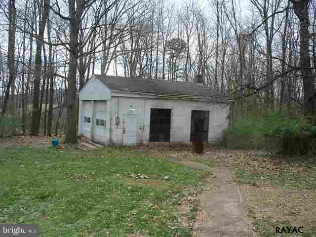 825 Buck Road Dover, PA 17315 - Photo 6 of 15 Gallery Image 6