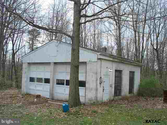 825 Buck Road Dover, PA 17315 - Photo 8 of 15 Gallery Image 8