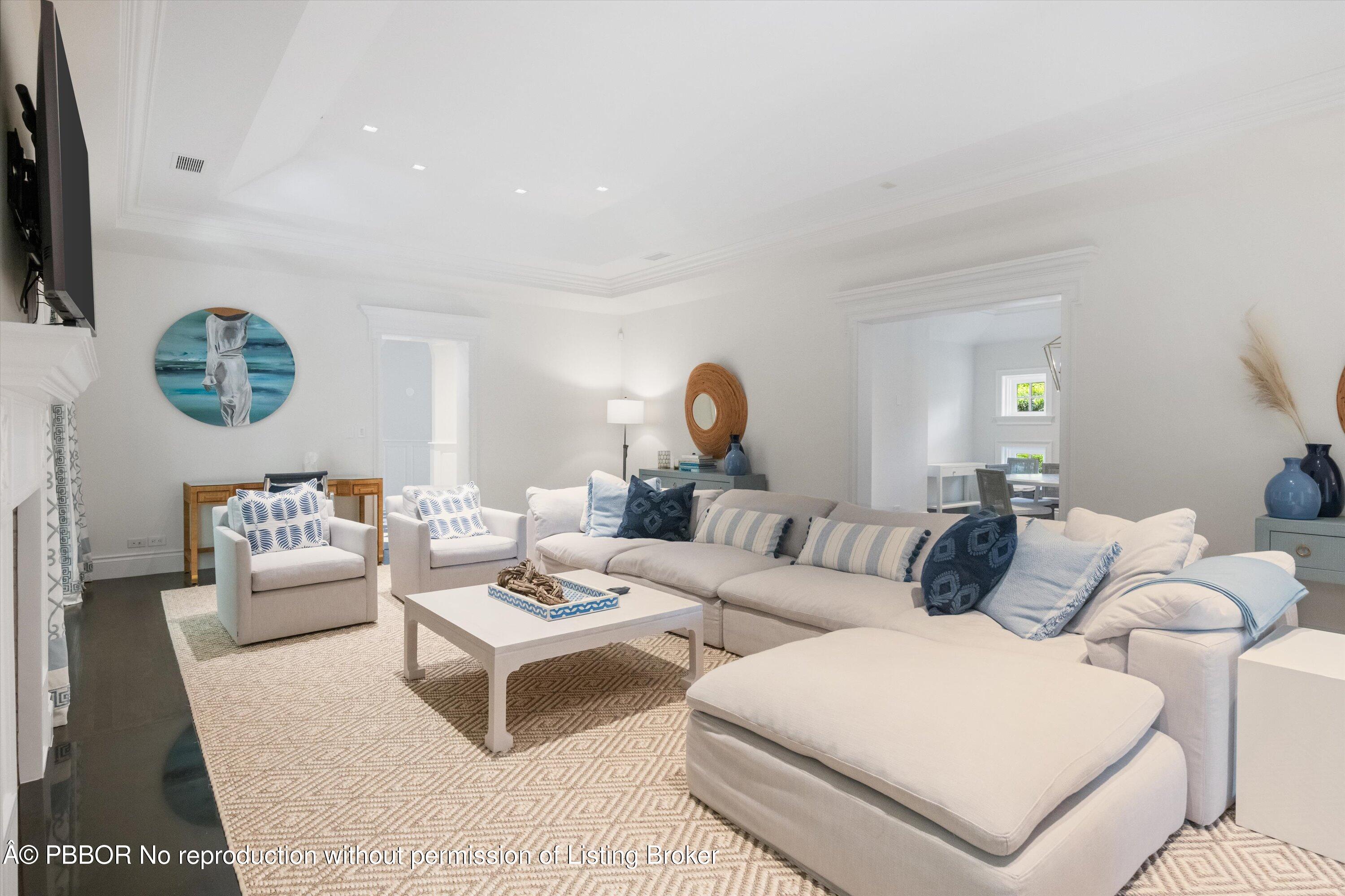750 South County Road Palm Beach, FL 33480 - Photo 6 of 32 Living Room