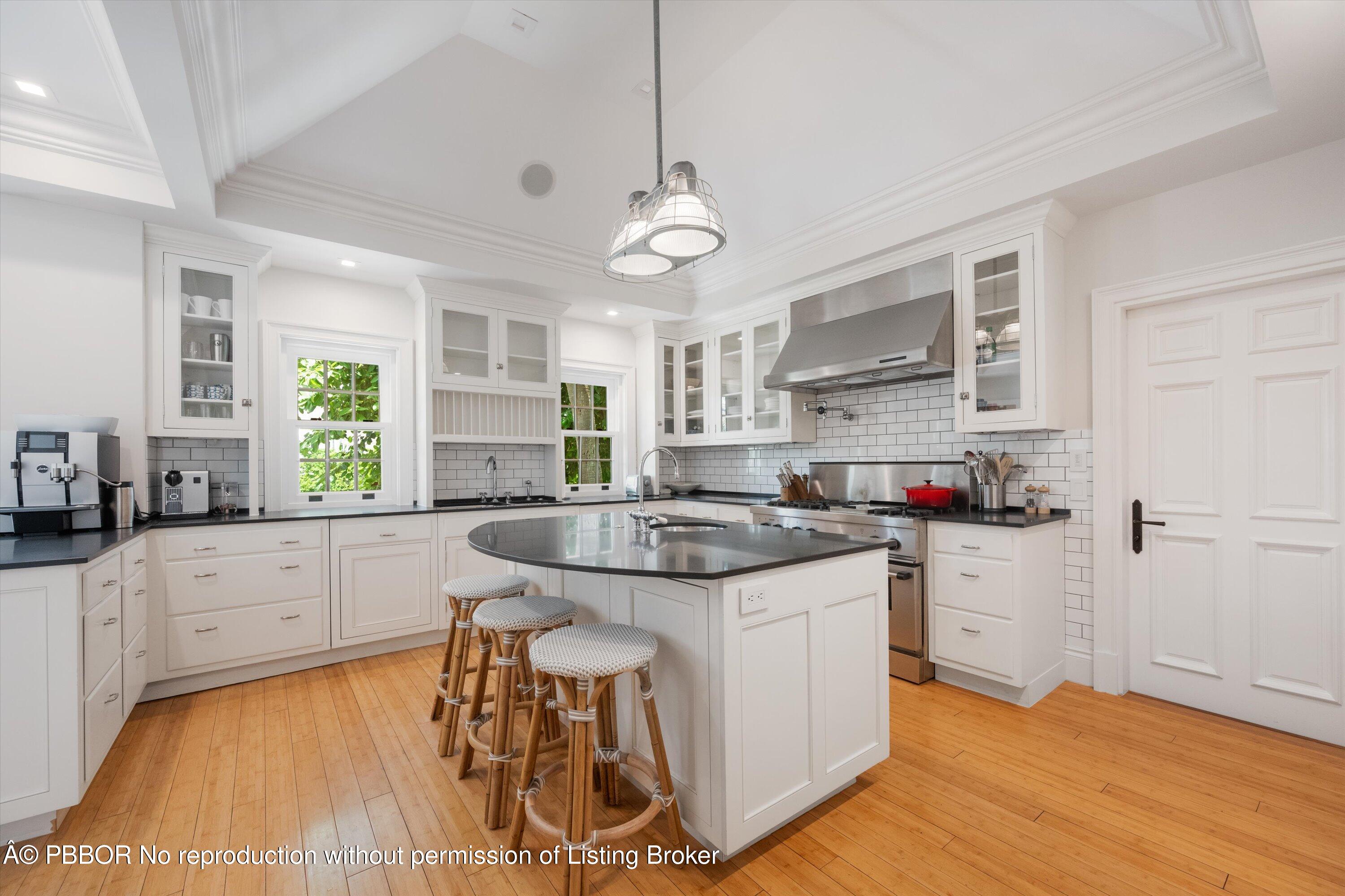 750 South County Road Palm Beach, FL 33480 - Photo 8 of 32 Kitchen