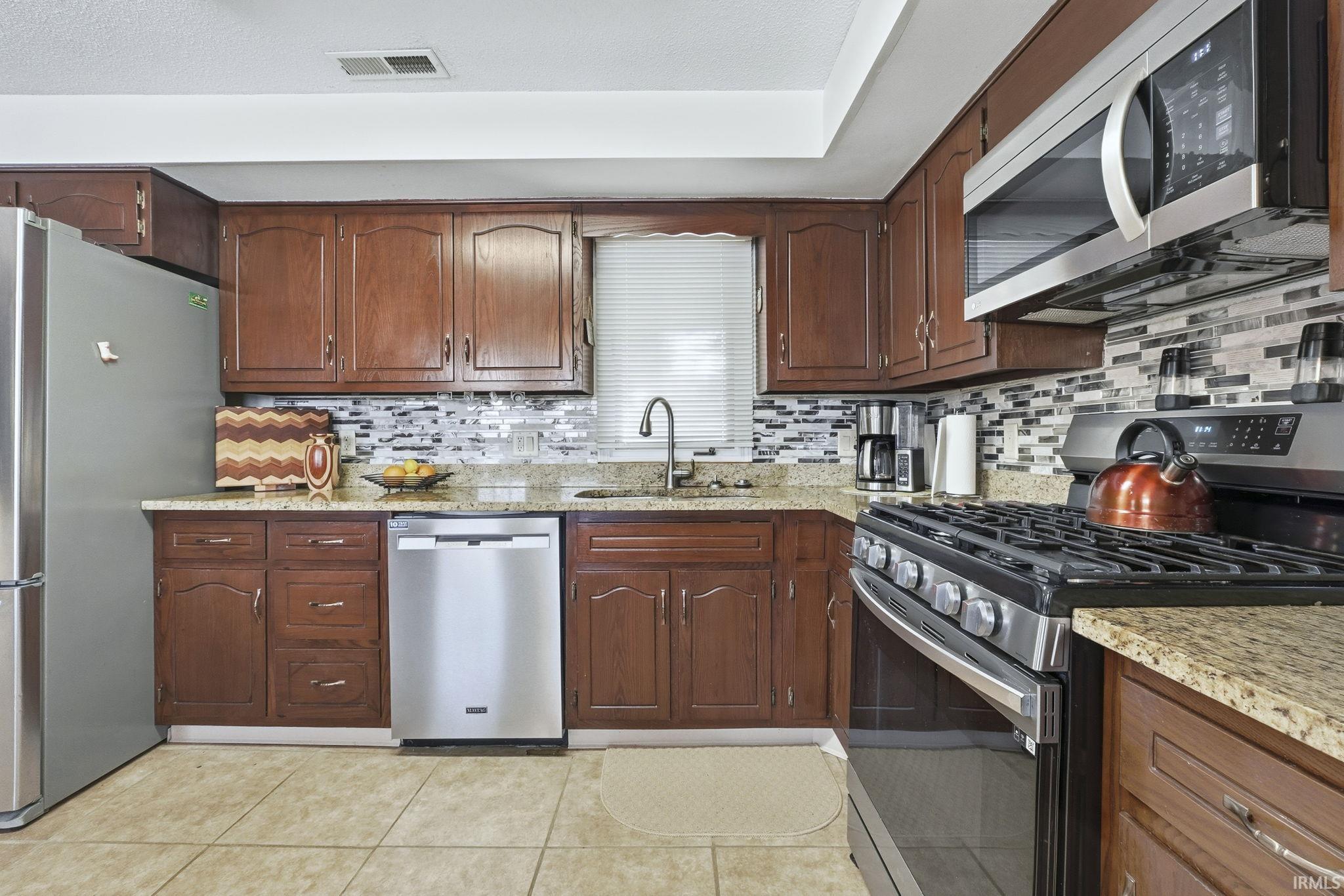 3118 Copper Hill Run Fort Wayne, IN 46804 - Photo 9 of 32