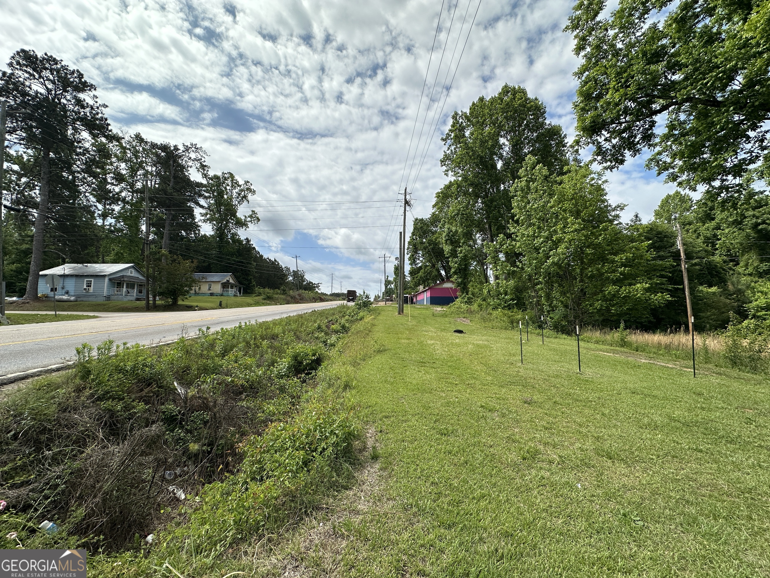 1800 Whitesville Road LaGrange, GA 30240 - Photo 6 of 10 a view of green field with benches
