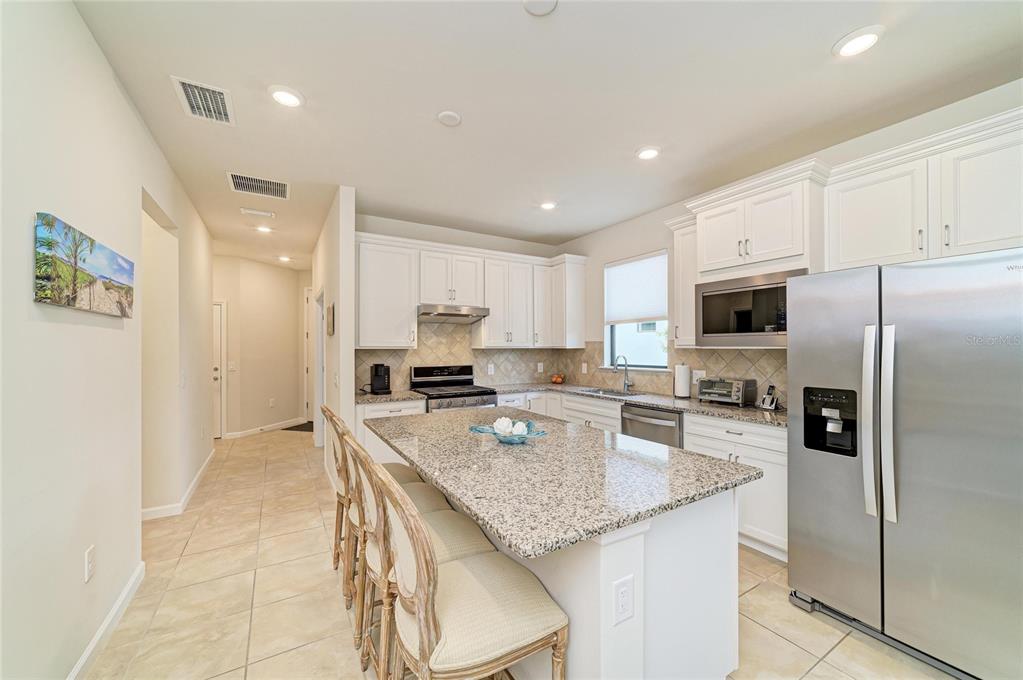 7013 Hanover Court Lakewood Ranch, FL 34202 - Photo 11 of 64