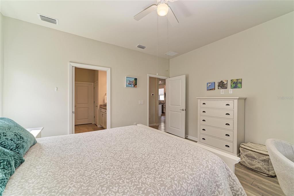 7013 Hanover Court Lakewood Ranch, FL 34202 - Photo 28 of 64