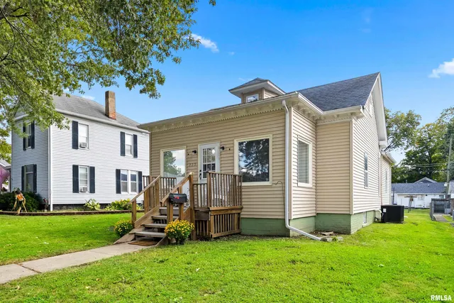 $144,500 | 225 4th Street, Lincoln, IL 62656