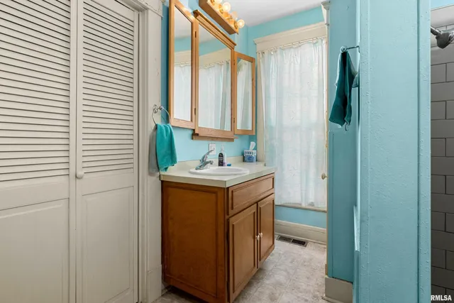 $144,500 | 225 4th Street, Lincoln, IL 62656