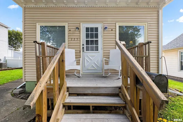 $144,500 | 225 4th Street, Lincoln, IL 62656