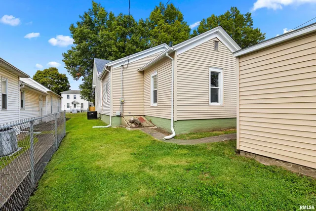 $144,500 | 225 4th Street, Lincoln, IL 62656