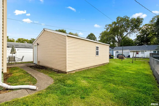 $144,500 | 225 4th Street, Lincoln, IL 62656