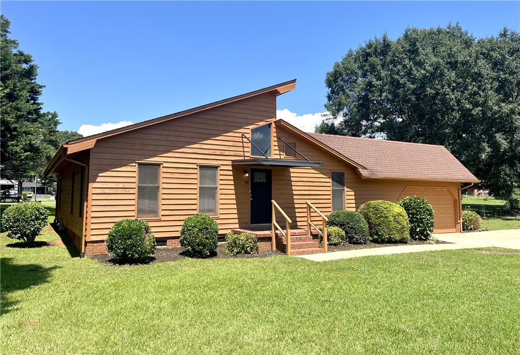 136 Bruce Boulevard Seneca, SC 29672 - Photo 1 of 10