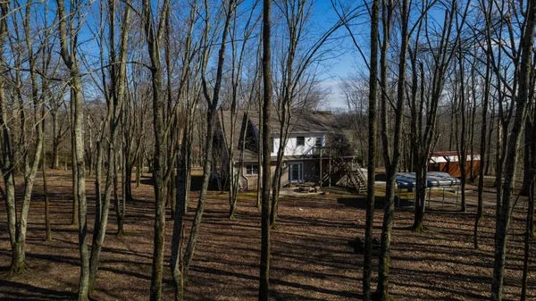 $650,000 | 3883 Dobbins Pike, Portland, TN 37148