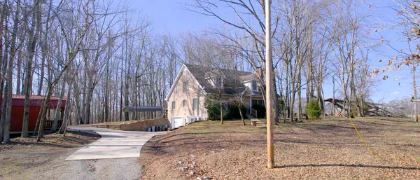$650,000 | 3883 Dobbins Pike, Portland, TN 37148